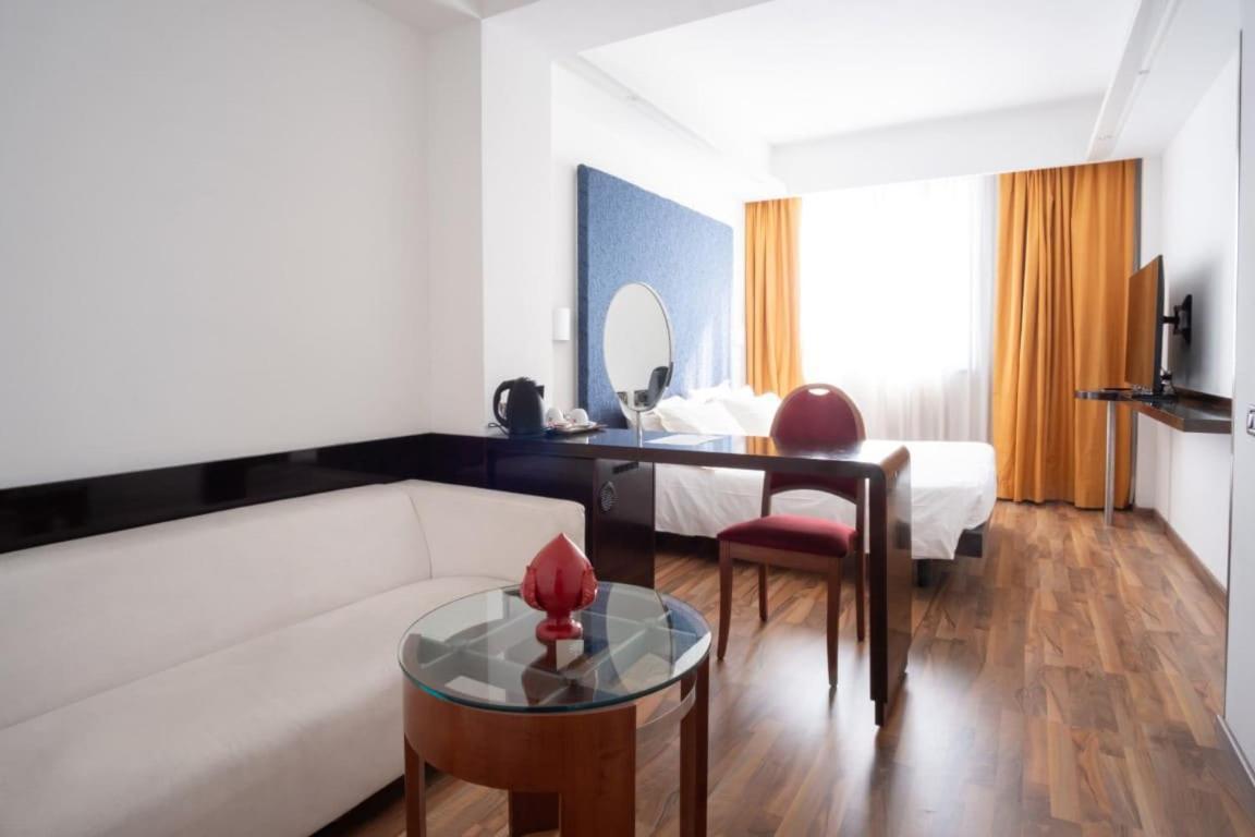Hotel Imperatori Rome Luaran gambar