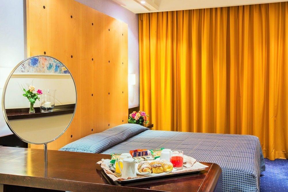 Hotel Imperatori Rome Luaran gambar